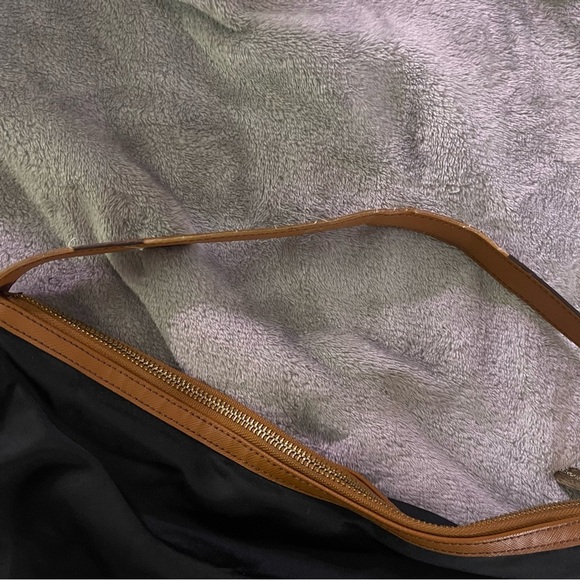 Michael Kors Kempton Nylon Women's Shoulder Bag - Picture 4 of 11